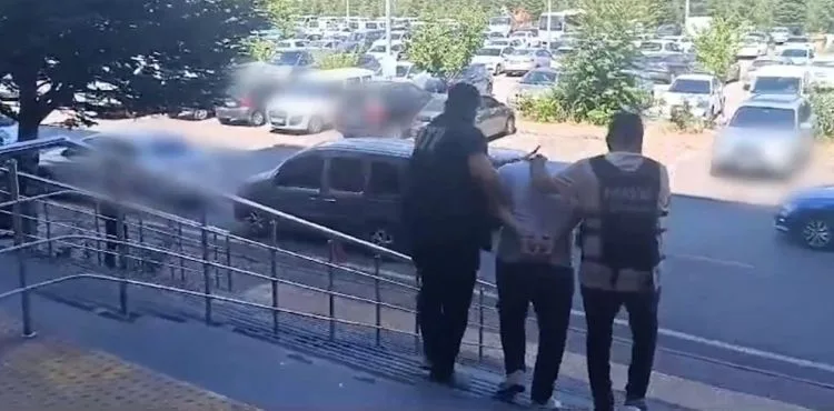 Uyuşturucu madde ticareti yapan firari yakalandı