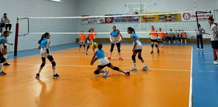 Kayseri Voleybol Kulübü 30 Ağustos Zafer Turnuvası devam ediyor