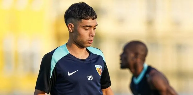 Kayserispor’lu futbolcular günü tek idmanla tamamladı