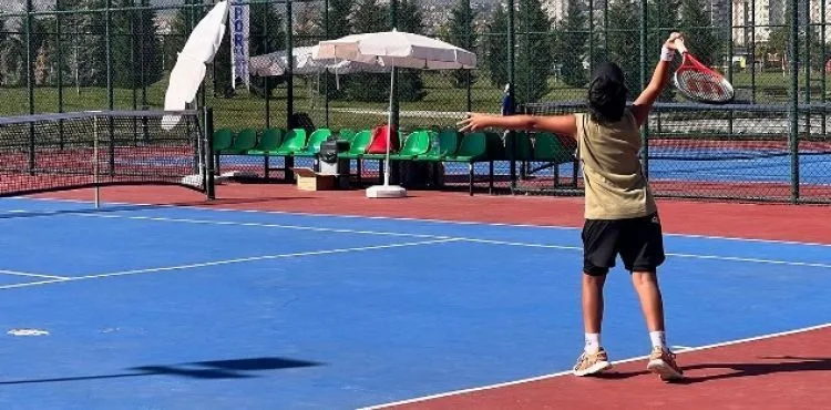 KAYSERİ BÜYÜKŞEHİR, 12 YAŞ HAFTA SONU TENİS TURNUVASI’NA EV SAHİPLİĞİ YAPIYOR