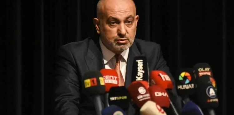 Kayserispor Olağanüstü Genel Kurulu’nda Ali Çamlı yeniden başkan seçildi