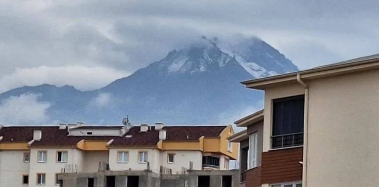 Erciyes’e sezonun ilk karı düştü
