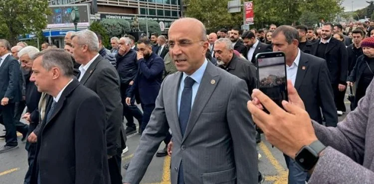 CHP’li vekil Genç, bakanlığa yürüdü