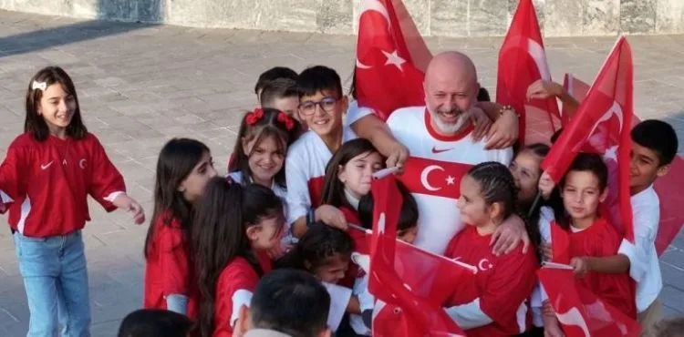 BAŞKAN ÇOLAKBAYRAKDAR'DAN MİLLİ TAKIMA "BİZİM ÇOCUKLAR" DESTEĞİ