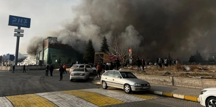 Kayseri'de mobilya fabrikasında yangın