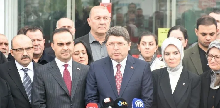 BAKAN TUNÇ YARALILARI ZİYARET ETTİ