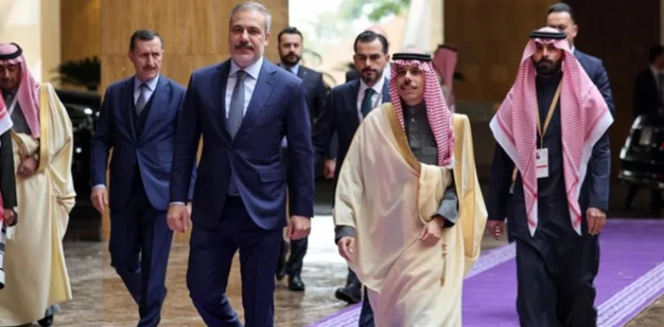 Bakan Fidan, Riyad’da Suriye konulu toplantıya katıldı