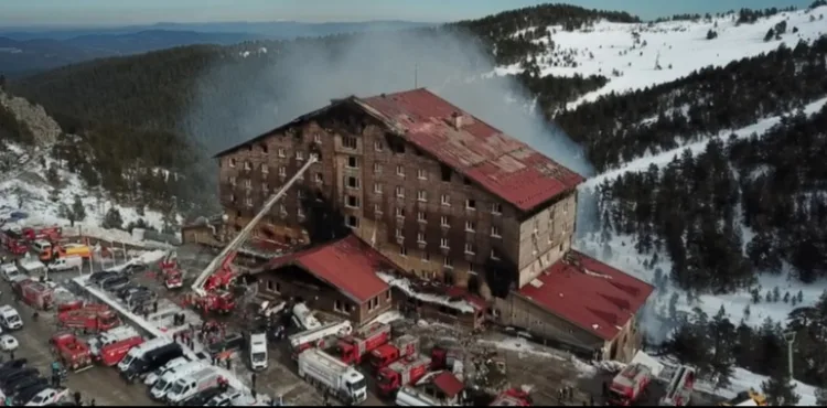 Bakan Yerlikaya: Kartalkaya'daki otel yangınında 66 canımızı kaybetik. 51 yaralı var.