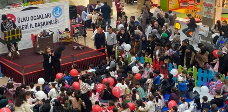 Ülkü Ocakları Kayseri İl Başkanlığı’ndan Çocuk Şenliği ve Barış Manço Anma Konseri