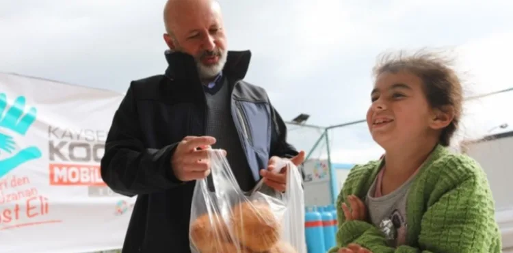 BAŞKAN ÇOLAKBAYRAKDAR, “DEPREMZEDE KARDEŞLERİMİZİN HER DAİM YANINDAYIZ”