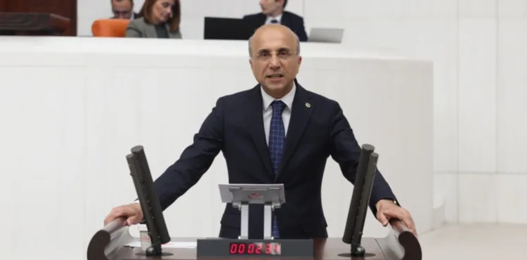 CHP’li Aşkın Genç: Hazine’nin iç ve dış borçları yalnızca ocak ayında 322,7 milyar lira arttı… Vatandaşın sabrı tükendi, gerçekler ortada