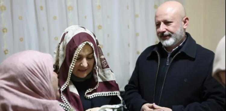 BAŞKAN ÇOLAKBAYRAKDAR, KOCASİNAN’IN ÇINARLARIYLA GÖNÜL SOFRASINDA BİR ARAYA GELDİ