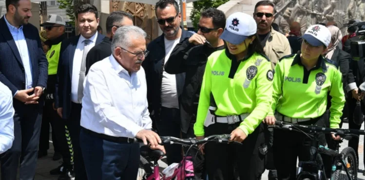 BAŞKAN BÜYÜKKILIÇ: “TRAFİKTE UYDUĞUMUZ HER KURAL, BİR HAYAT DEMEK”