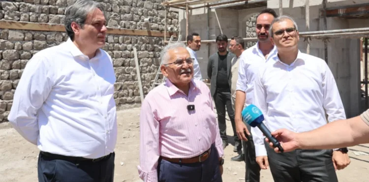BAŞKAN BÜYÜKKILIÇ’TAN TASMAKIRAN CAMİİ RESTORASYON ÇALIŞMALARINA YAKIN TAKİP