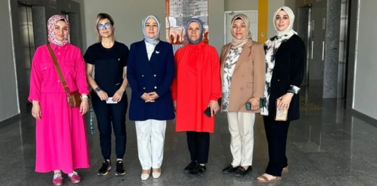 AK Parti Kayseri Kadın Kolları’ndan Anne Sütü Haftası’na Anlamlı Ziyaret