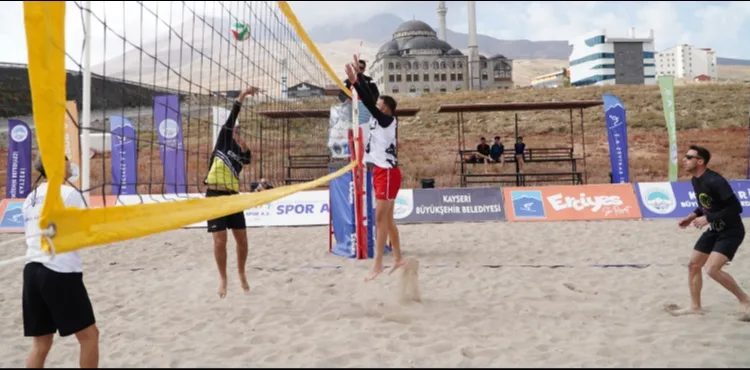 BÜYÜKŞEHİR ERCİYES A.Ş.’DEN ZİRVEDE “EN HAVALI VOLEYBOL TURNUVASI”