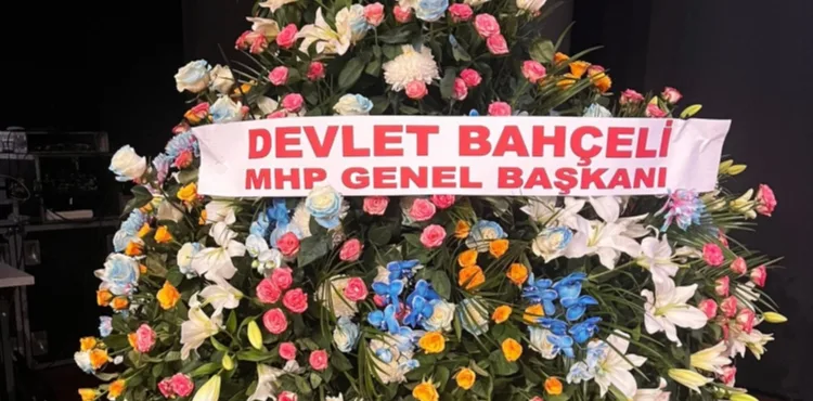 Bahçeli'den, AK Parti'ye özel çiçek