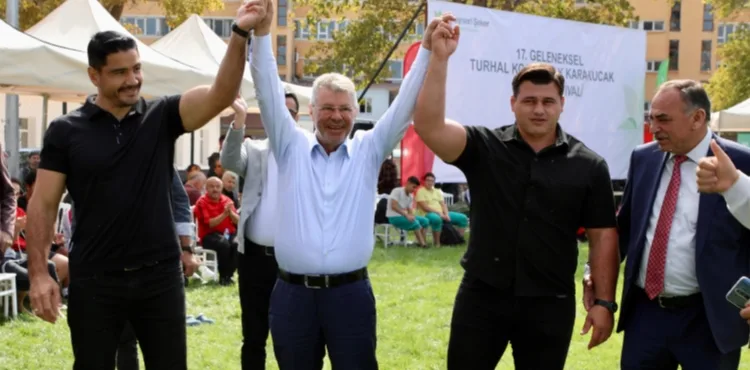 TURHAL’DA GELENEKSEL GÜREŞ COŞKUSU