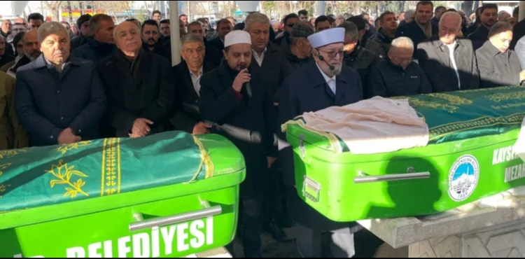 Necmettin Nursaçan, vefat eden eşinin cenaze namazını kıldırdı