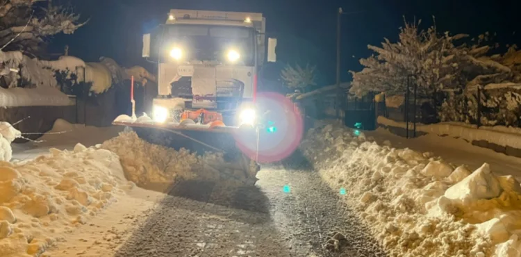 KAYSERİ BÜYÜKŞEHİR’DEN KESİNTİSİZ KARLA MÜCADELE: 146 MAHALLE YOLU AÇILDI
