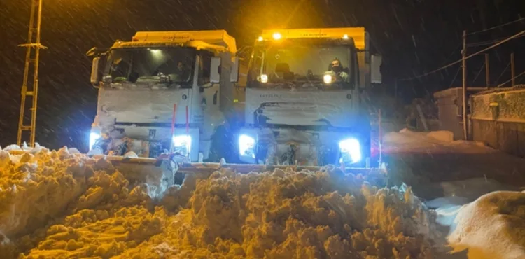 BÜYÜKŞEHİR, KARLA MÜCADELEDE SAHADA: 86 MAHALLE YOLU ULAŞIMA AÇILDI