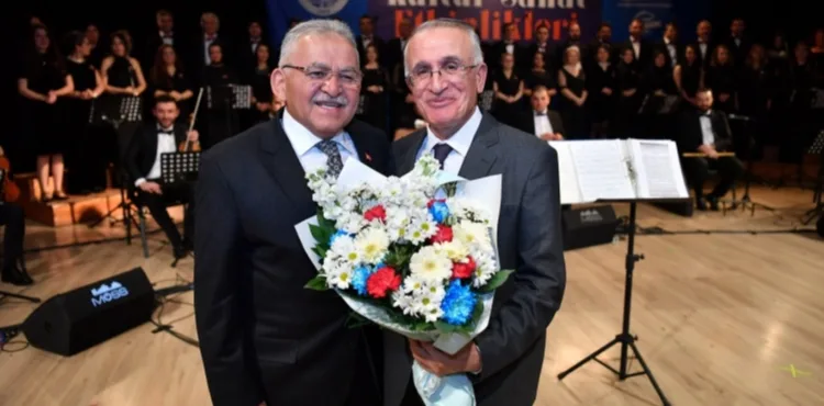 BAŞKAN BÜYÜKKILIÇ’TAN TÜRK SANAT MÜZİĞİ KONSERİNDE SANAT VE SANATÇININ ÖNEMİNE VURGU