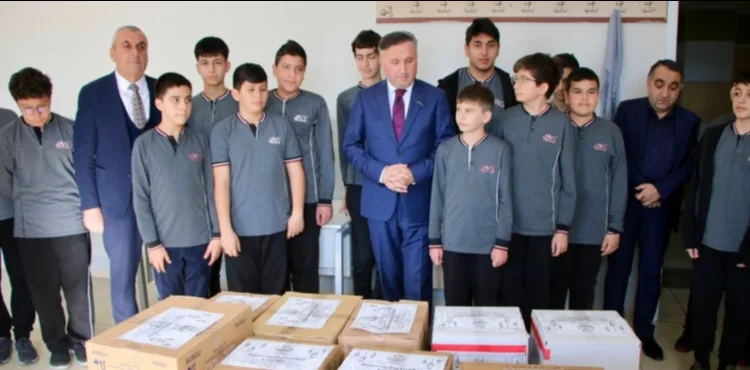 İyilik Timi öğrencilerinden ihtiyaç sahiplerine destek