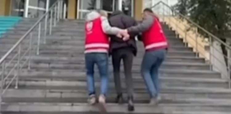 Kayseri'de aranan 2 hükümlü yakalandı