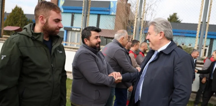 BAŞKAN PALANCIOĞLU, GÜNE MESAİ ARKADAŞLARIYLA BAYRAMLAŞARAK BAŞLADI
