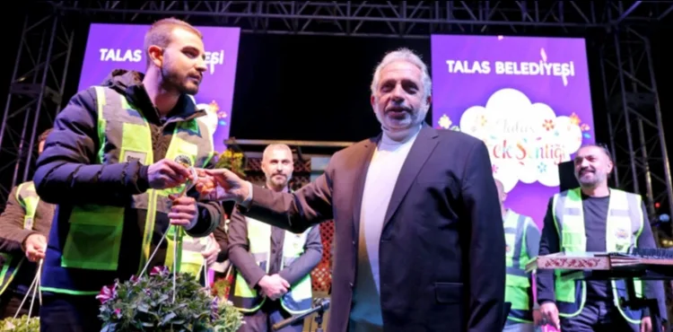TALAS ÇİÇEK ŞENLİĞİ’NDE GRUP ŞANTİYE’DEN UNUTULMAZ GECE