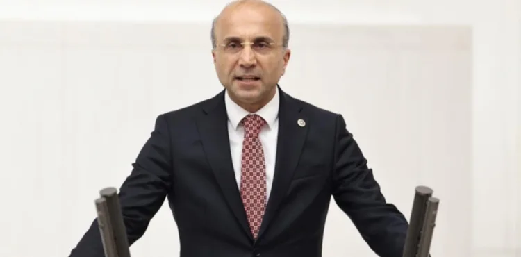 CHP’li Aşkın Genç, sulama projesinde 3 mahallenin dışarıda bırakılmasını meclis gündemine taşıdı