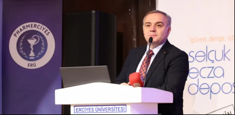 ERÜ’de “II. Ulusal PharmErciyes Eczacılık Öğrenci Kongresi” Düzenledi