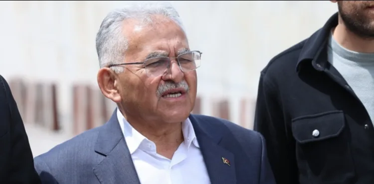 “ŞEHRİMİZİN ULAŞIM KONFORUNU ARTTIRMAK İÇİN GECE GÜNDÜZ DEMEDEN ÇALIŞIYORUZ”