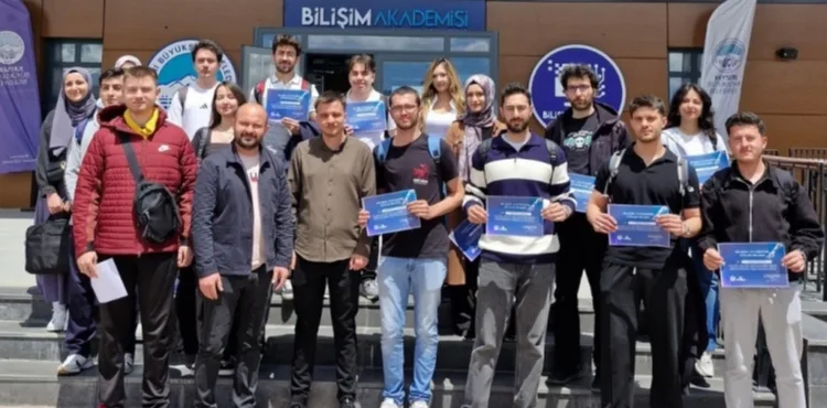 BAŞKAN BÜYÜKKILIÇ'IN VİZYON PROJESİ BİLİŞİM AKADEMİSİ’NDE BİR EĞİTİM DÖNEMİ DAHA