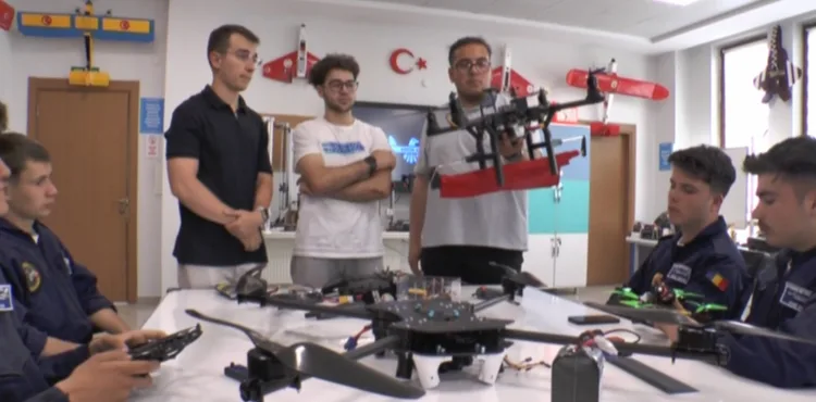 AVRUPA’DAN GELEN ÖĞRENCİLER, KOCASİNAN İNOVASYON MERKEZİ’NE HAYRAN KALDI