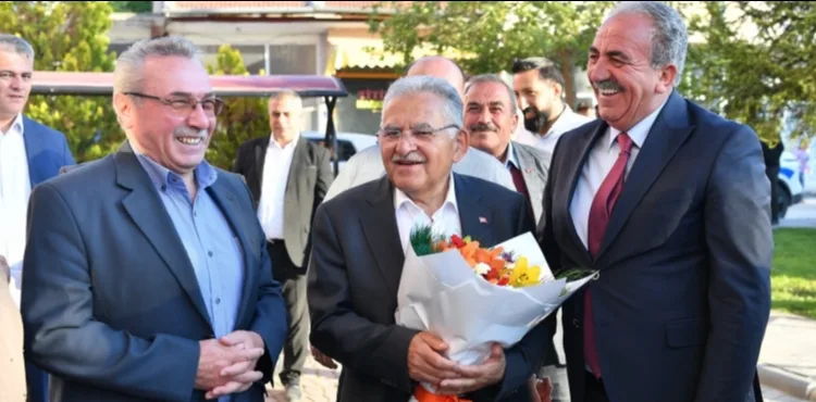 FELAHİYE YOLUNDA HUMMALI ÇALIŞMA: BAŞKAN BÜYÜKKILIÇ SAHADA