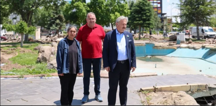 MELİKGAZİ BELEDİYESİ, SÜRPRİZLERİYLE FATİH PARKI’NI SIFIRDAN YENİLİYOR