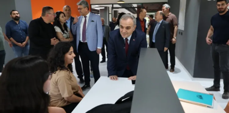 ERÜ’NÜN YENİLENEN KADİR HAS MERKEZ KÜTÜPHANESİ HİZMETE AÇILDI