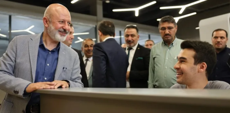 KAYSERİLİ GENÇLER SINAN KÜTÜPHANELERİNDE GELECEĞE HAZIRLANIYOR