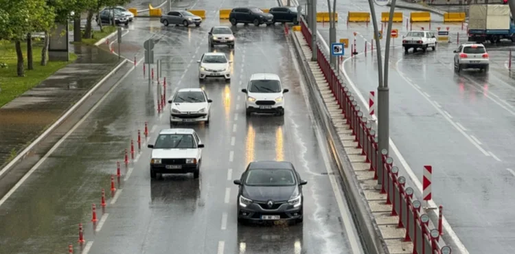 Kayseri’de Sağanak Yağış Etkili Oldu