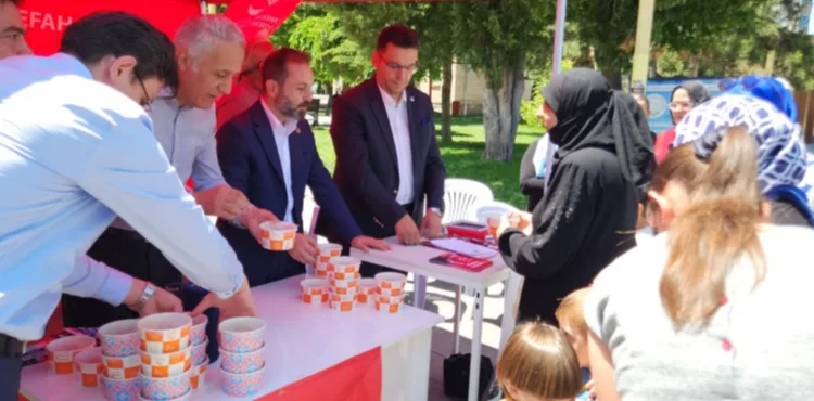 YRP Talas İlçe Başkanlığı tarafından Muharrem ayı vesilesiyle aşure günü etkinliği düzenlendi.