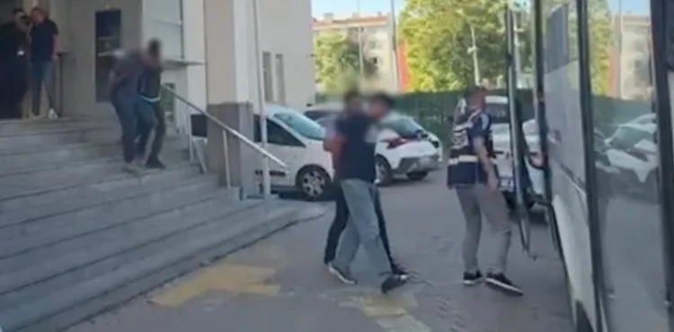 Kayseri'de eş zamanlı operasyon: 95 firari yakalandı