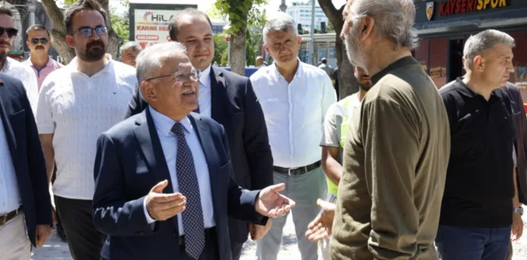 BAŞKAN BÜYÜKKILIÇ'TAN CUMHURİYET MEYDANI'NDAKİ BÜYÜK DÖNÜŞÜME YAKIN TAKİP