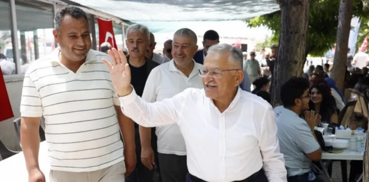 "SİZLERE HİZMET ETMEK BİZİM İÇİN İBADETTİR"