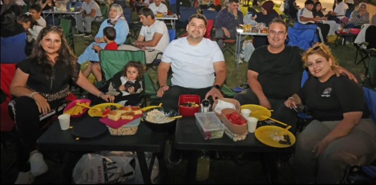 TALAS'TA YAZ AKŞAMLARI AÇIK HAVA SİNEMASIYLA RENKLENDİ