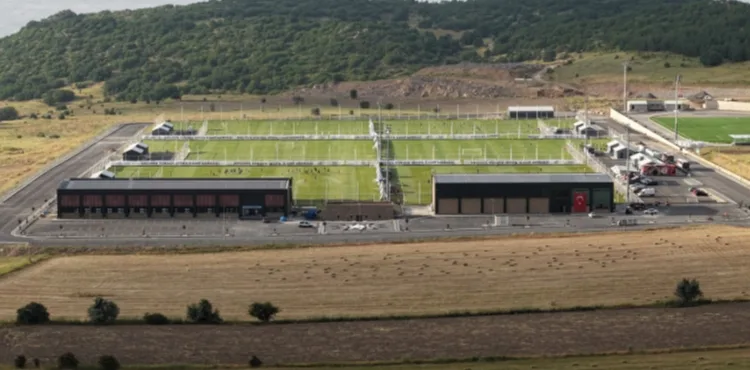 BÜYÜKŞEHİR’İN SPOR VİZYONU ERCİYES’İ YENİ SEZONUN VAZGEÇİLMEZ KAMP MERKEZİ YAPIYOR