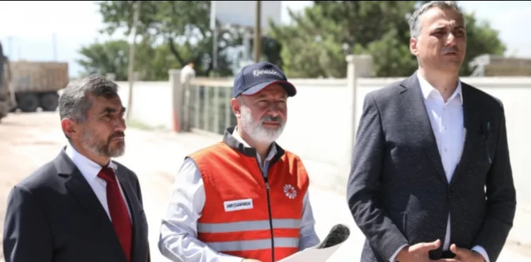 Başkan Çolakbayrakdar, Elagöz Mahallesi’nde doğal gaz altyapı çalışmalarını inceledi