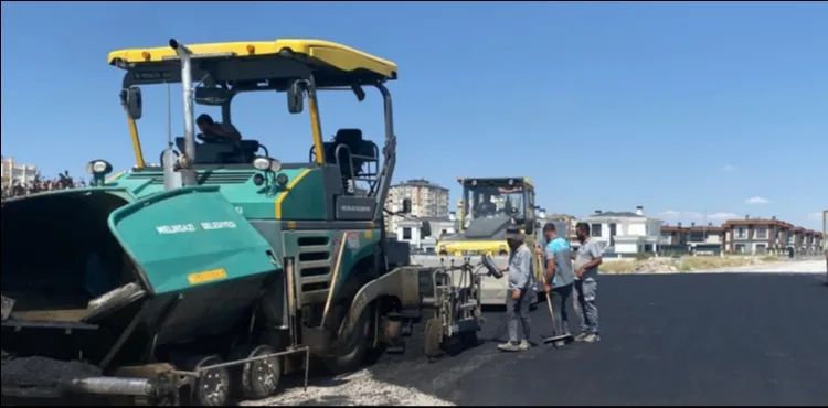 MELİKGAZİ BELEDİYESİ YENİ YOL ÇALIŞMALARIYLA DAHA GÜVENLİ VE KONFORLU ULAŞIM SAĞLIYOR