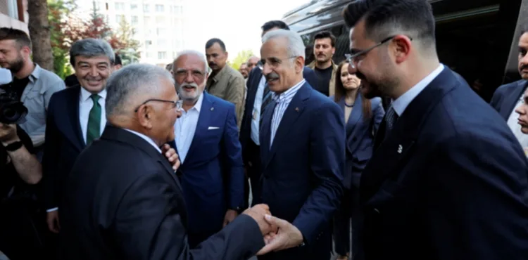 BÜYÜKKILIÇ’I ZİYARET EDEN BAKAN URALOĞLU’DAN, KAYSERİ’NİN ‘MERKEZ-YEREL YÖNETİM UYUMU’NA VURGU