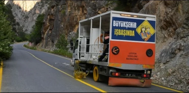 KAYSERİ BÜYÜKŞEHİR’DEN KAPUZBAŞI YOLUNDA 2 MİLYON TL’LİK YOL ÇİZGİSİ ÇALIŞMASI